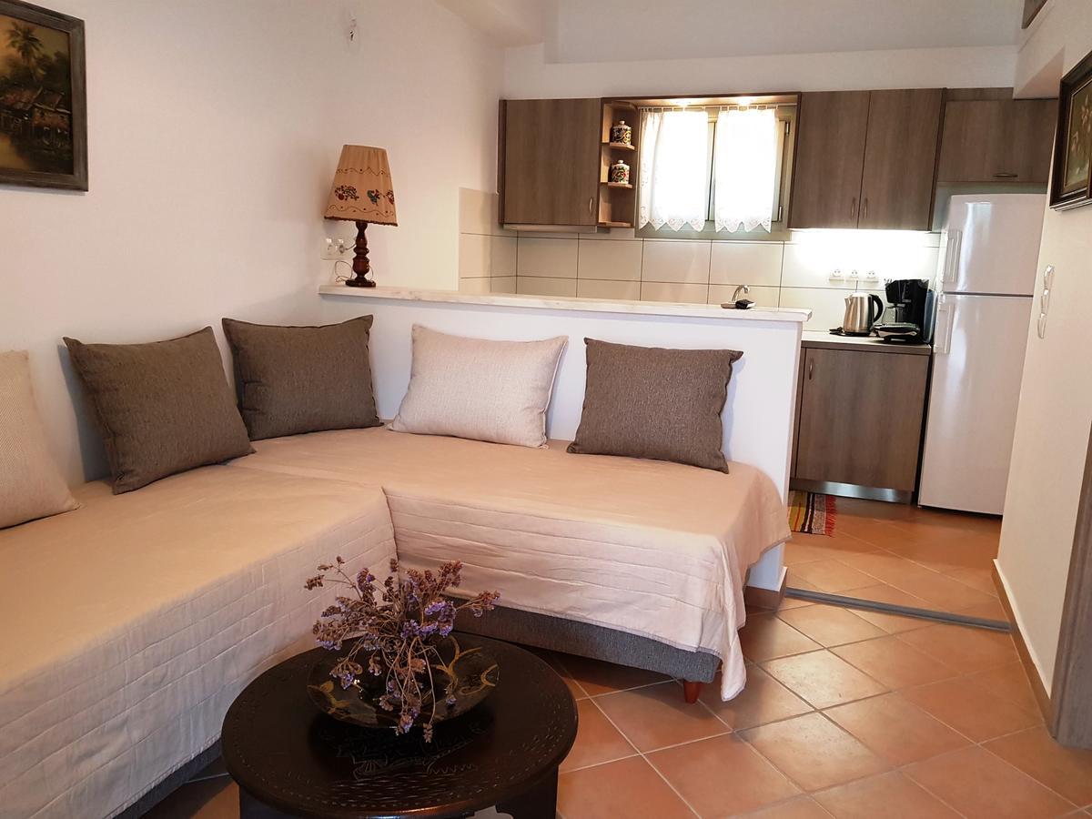 Theo'S Vacation Home สกีรอส ภายนอก รูปภาพ