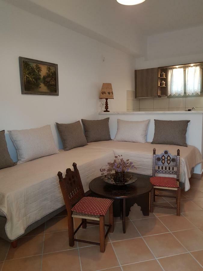 Theo'S Vacation Home สกีรอส ภายนอก รูปภาพ