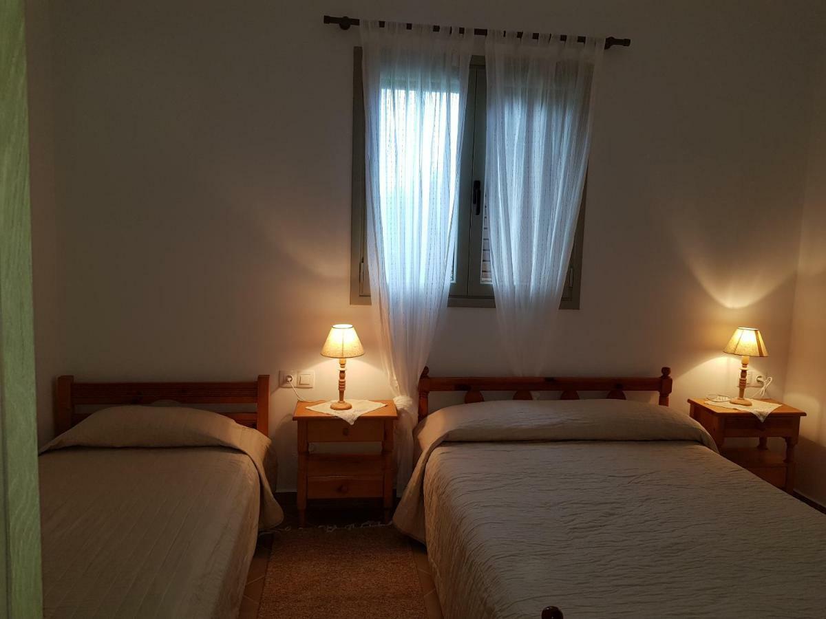 Theo'S Vacation Home สกีรอส ภายนอก รูปภาพ